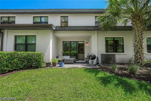 7348 Rockefeller DR, Naples, FL 34119