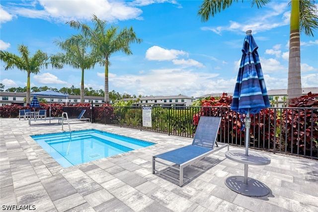 7348 Rockefeller DR, Naples, FL 34119