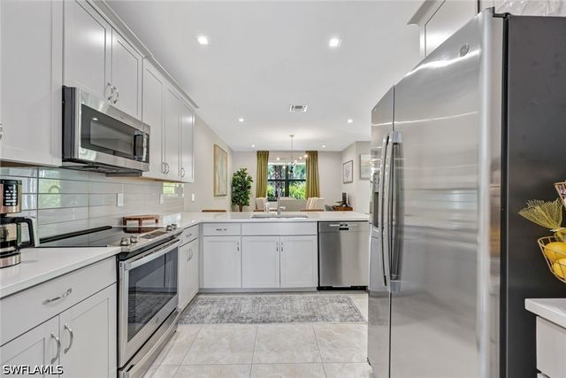 7348 Rockefeller DR, Naples, FL 34119