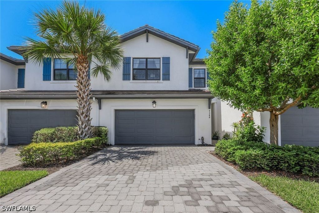 7348 Rockefeller DR, Naples, FL 34119