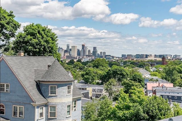 19 Peverell St 3, Boston, MA 02125