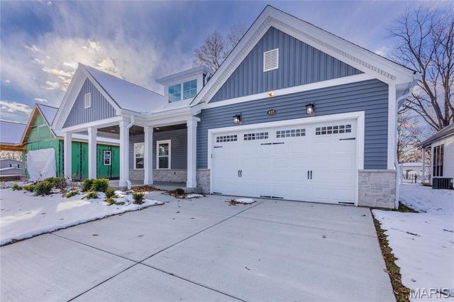 435 Landscape Court, Webster Groves, MO 63119
