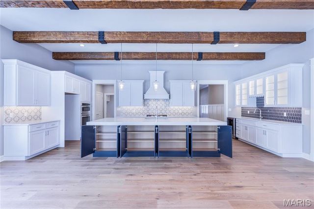 435 Landscape Court, Webster Groves, MO 63119