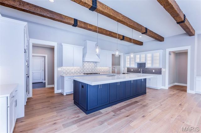 435 Landscape Court, Webster Groves, MO 63119