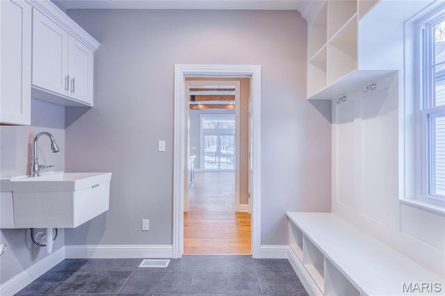 435 Landscape Court, Webster Groves, MO 63119