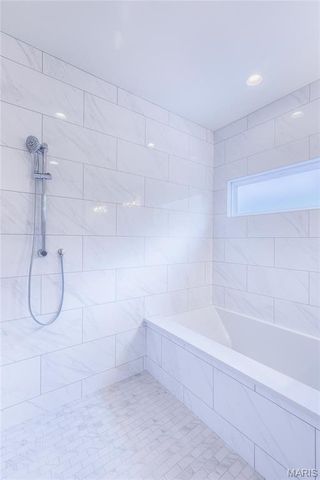 435 Landscape Court, Webster Groves, MO 63119