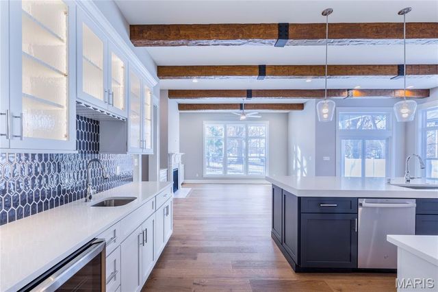 435 Landscape Court, Webster Groves, MO 63119