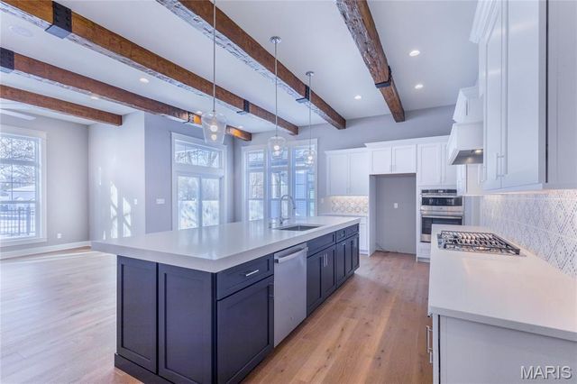 435 Landscape Court, Webster Groves, MO 63119