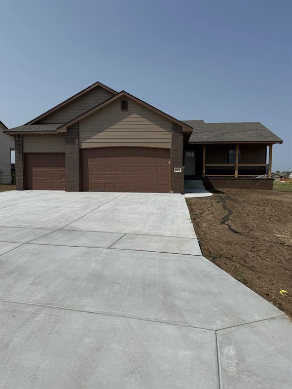 2612 E Spring Meadows Ct, Derby, KS 67037