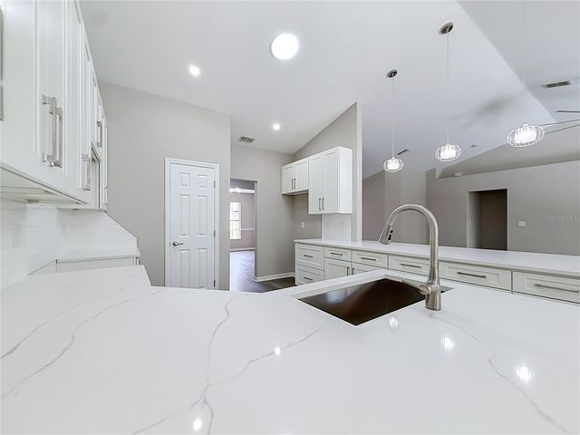 213 LINDER DRIVE, Homosassa, FL 34446