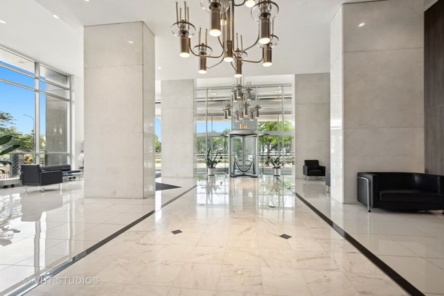1550 N Lake Shore Drive 2E, Chicago, IL 60610
