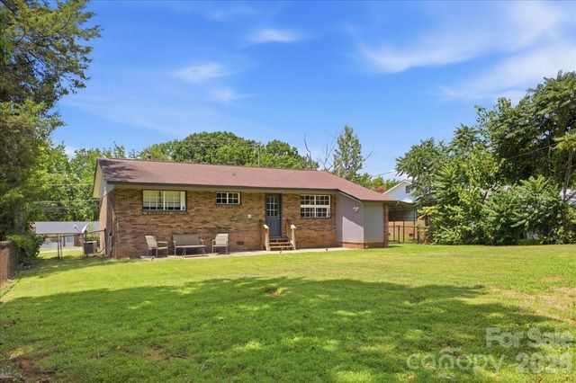 2521 Alleghany Street, Charlotte, NC 28208