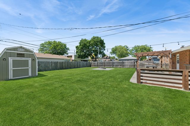 712 Arthur Drive, Lombard, IL 60148
