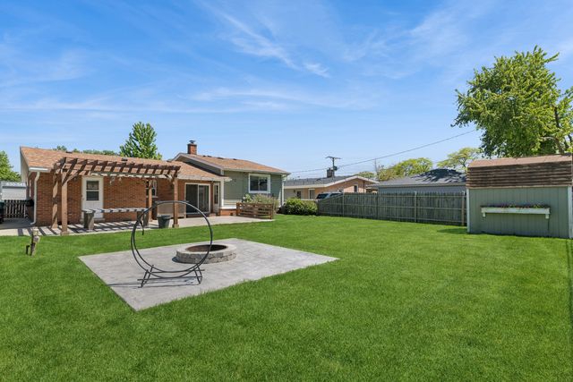 712 Arthur Drive, Lombard, IL 60148