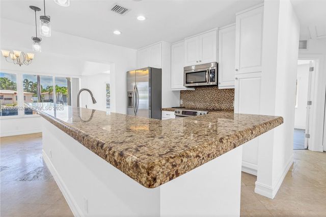 2273 SE 14th Street, Pompano Beach, FL 33062
