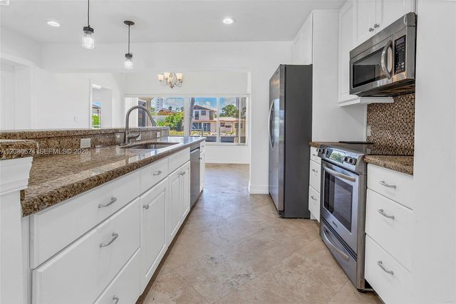 2273 SE 14th Street, Pompano Beach, FL 33062