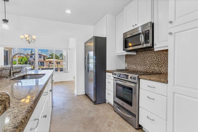 2273 SE 14th Street, Pompano Beach, FL 33062
