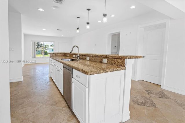 2273 SE 14th Street, Pompano Beach, FL 33062