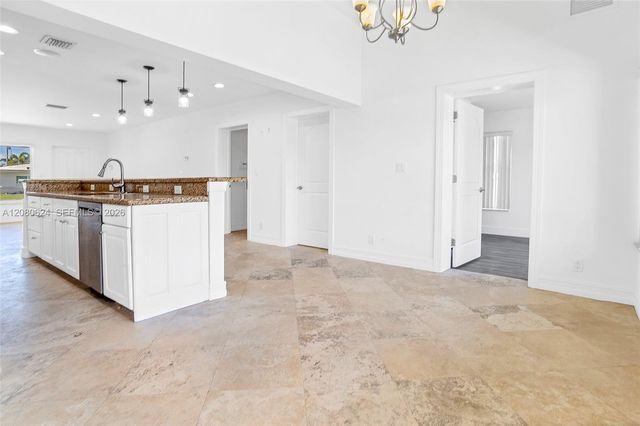 2273 SE 14th Street, Pompano Beach, FL 33062