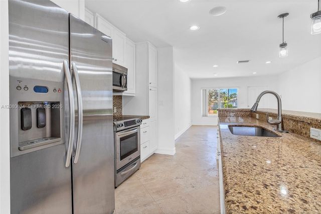 2273 SE 14th Street, Pompano Beach, FL 33062