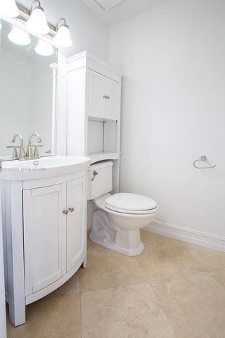 2273 SE 14th Street, Pompano Beach, FL 33062