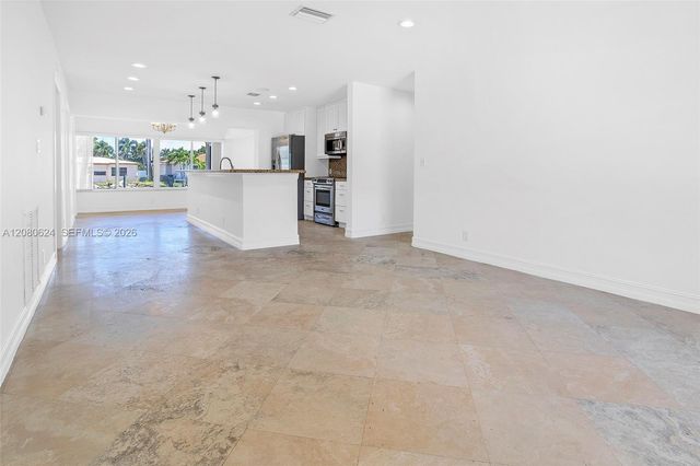 2273 SE 14th Street, Pompano Beach, FL 33062