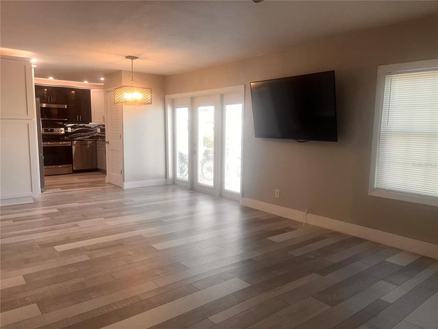 5075 STARFISH DRIVE SE B, St Petersburg, FL 33705