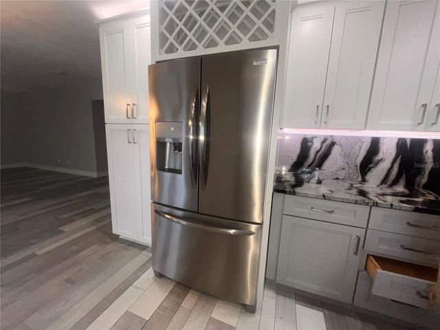 5075 STARFISH DRIVE SE B, St Petersburg, FL 33705