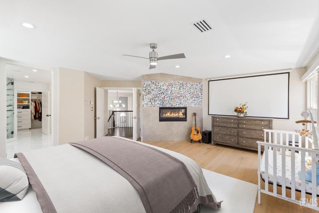 1001 Sungro Way, Bakersfield, CA 93311
