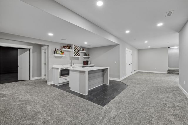 17466 Berkshire Parkway, Clive, IA 50325