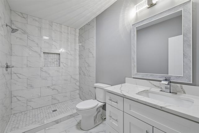 17466 Berkshire Parkway, Clive, IA 50325