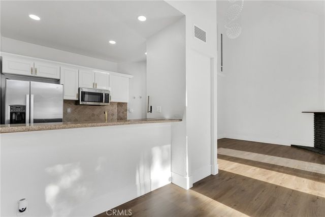 7632 Topanga Canyon 110, Canoga Park, CA 91304