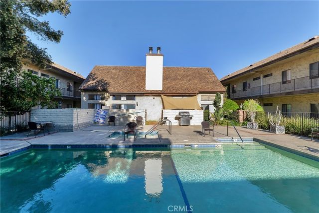 7632 Topanga Canyon 110, Canoga Park, CA 91304
