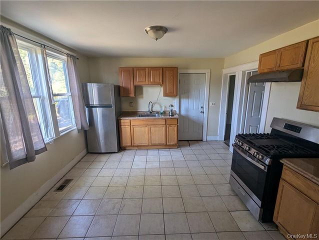 216 Smith Street 1, Poughkeepsie, NY 12601