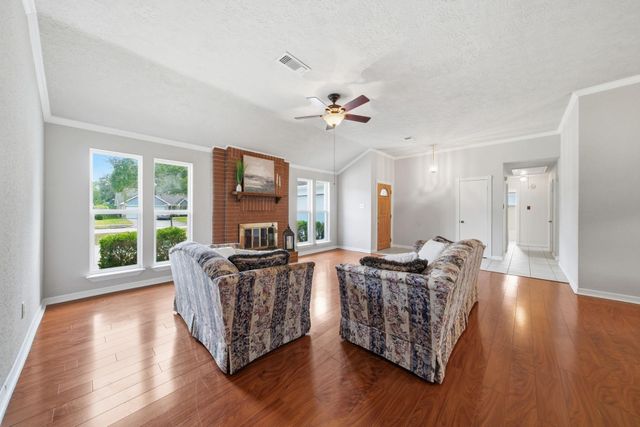 515 Country Lane, League City, TX 77573