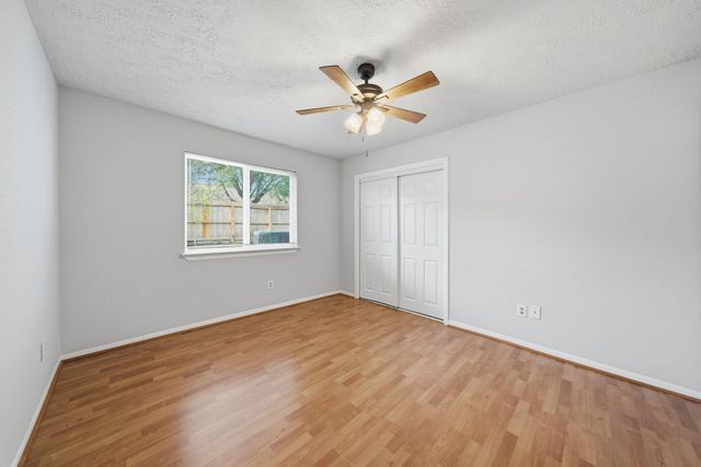 515 Country Lane, League City, TX 77573