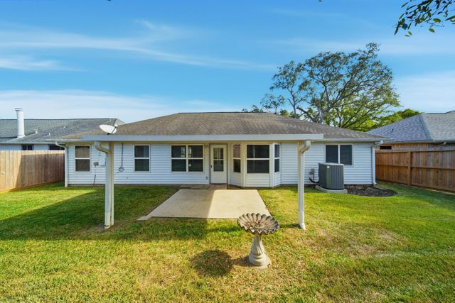 515 Country Lane, League City, TX 77573