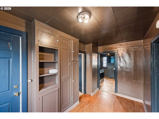 1066 S 8TH St, Coos Bay, OR 97420