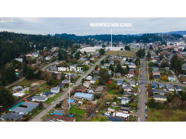 1066 S 8TH St, Coos Bay, OR 97420