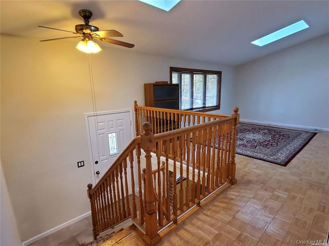 28 Longhorn Lane, East Setauket, NY 11733