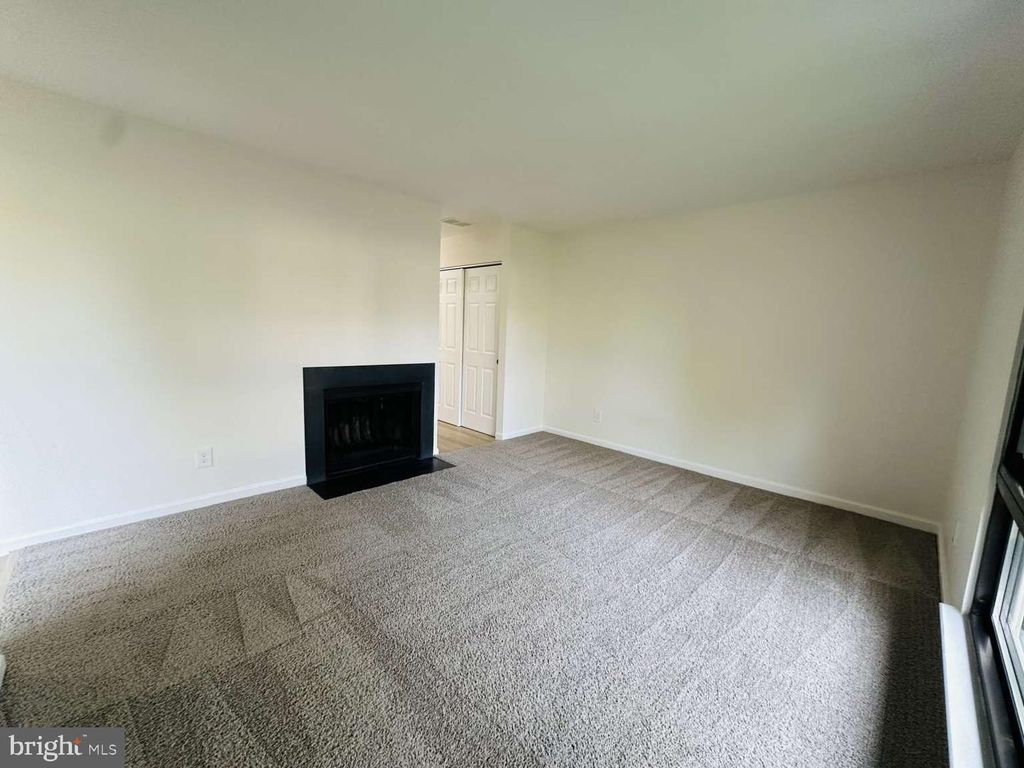 16-B E DAISY LANE, MOUNT LAUREL, NJ 08054 — exterior