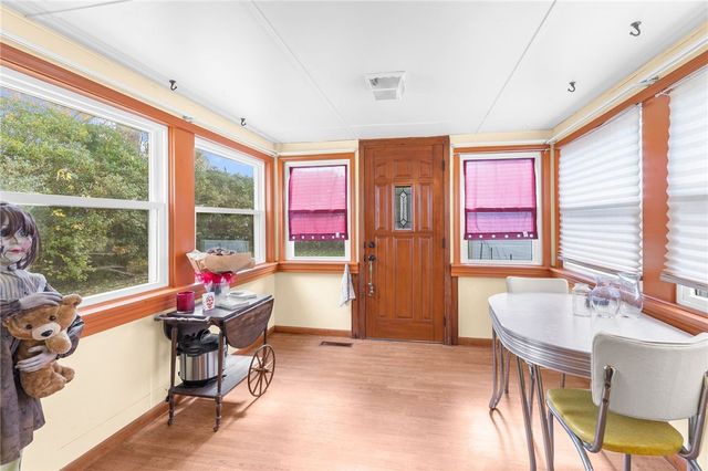 1096 Park St, Sharon, PA 16146