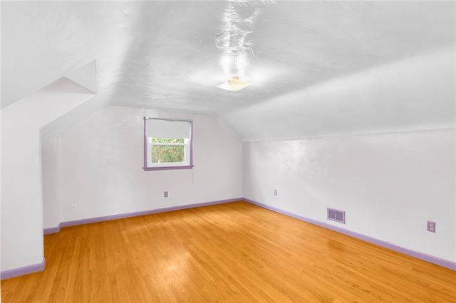 1096 Park St, Sharon, PA 16146