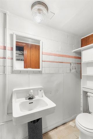 1096 Park St, Sharon, PA 16146