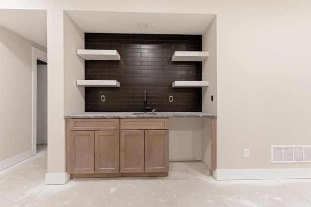 5618 Hickory Drive, Lewis Center, OH 43035