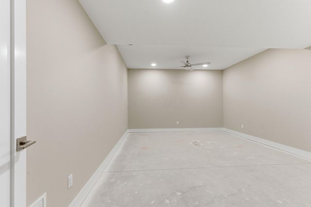 5618 Hickory Drive, Lewis Center, OH 43035