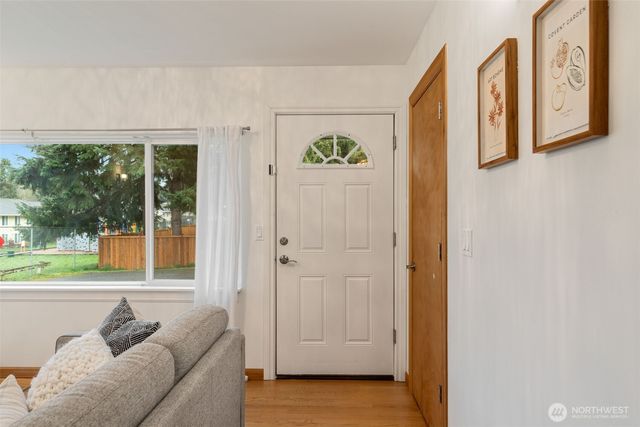 20068 21st Avenue NE, Shoreline, WA 98155