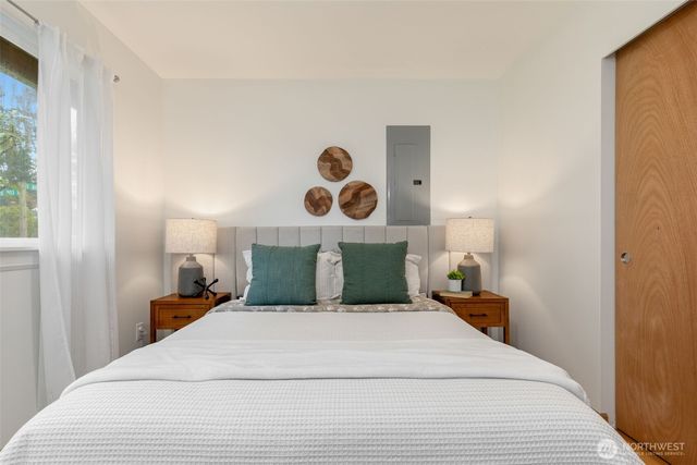 20068 21st Avenue NE, Shoreline, WA 98155