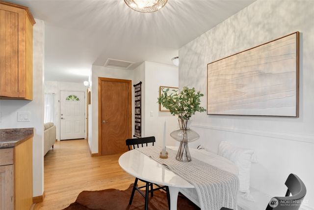 20068 21st Avenue NE, Shoreline, WA 98155