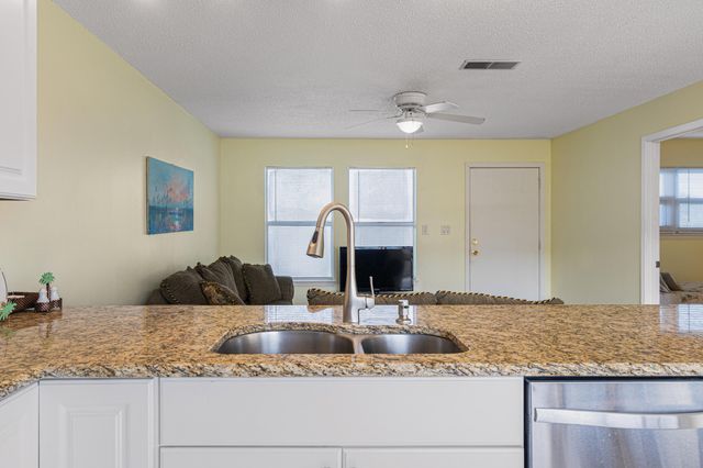 304 Barracuda Avenue 202, Fort Walton Beach, FL 32548